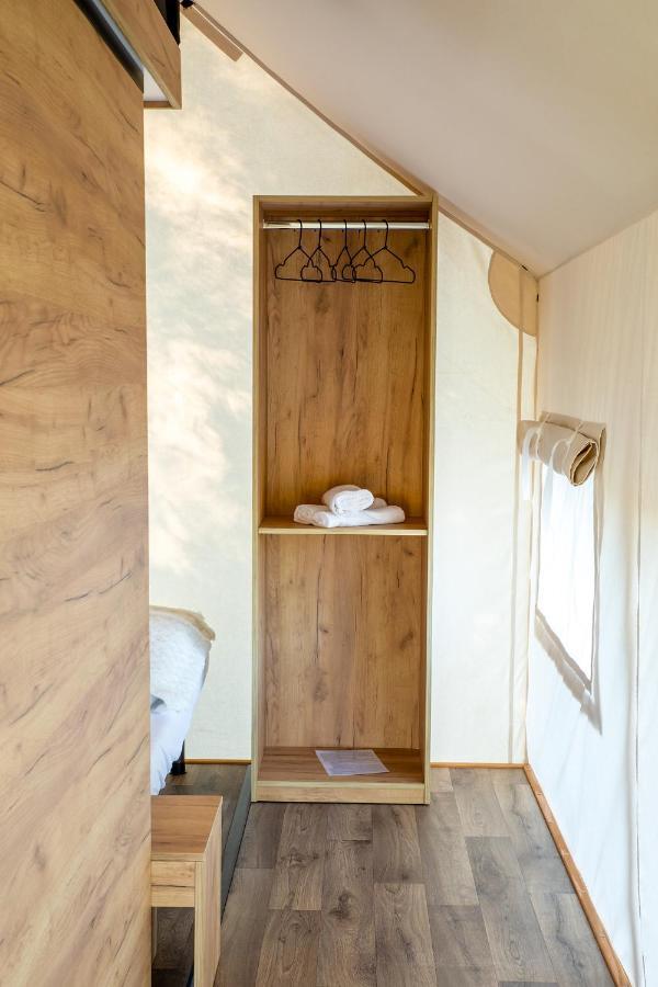 فندق Glamping Pod Gwiazdami Pietrusza Wola المظهر الخارجي الصورة