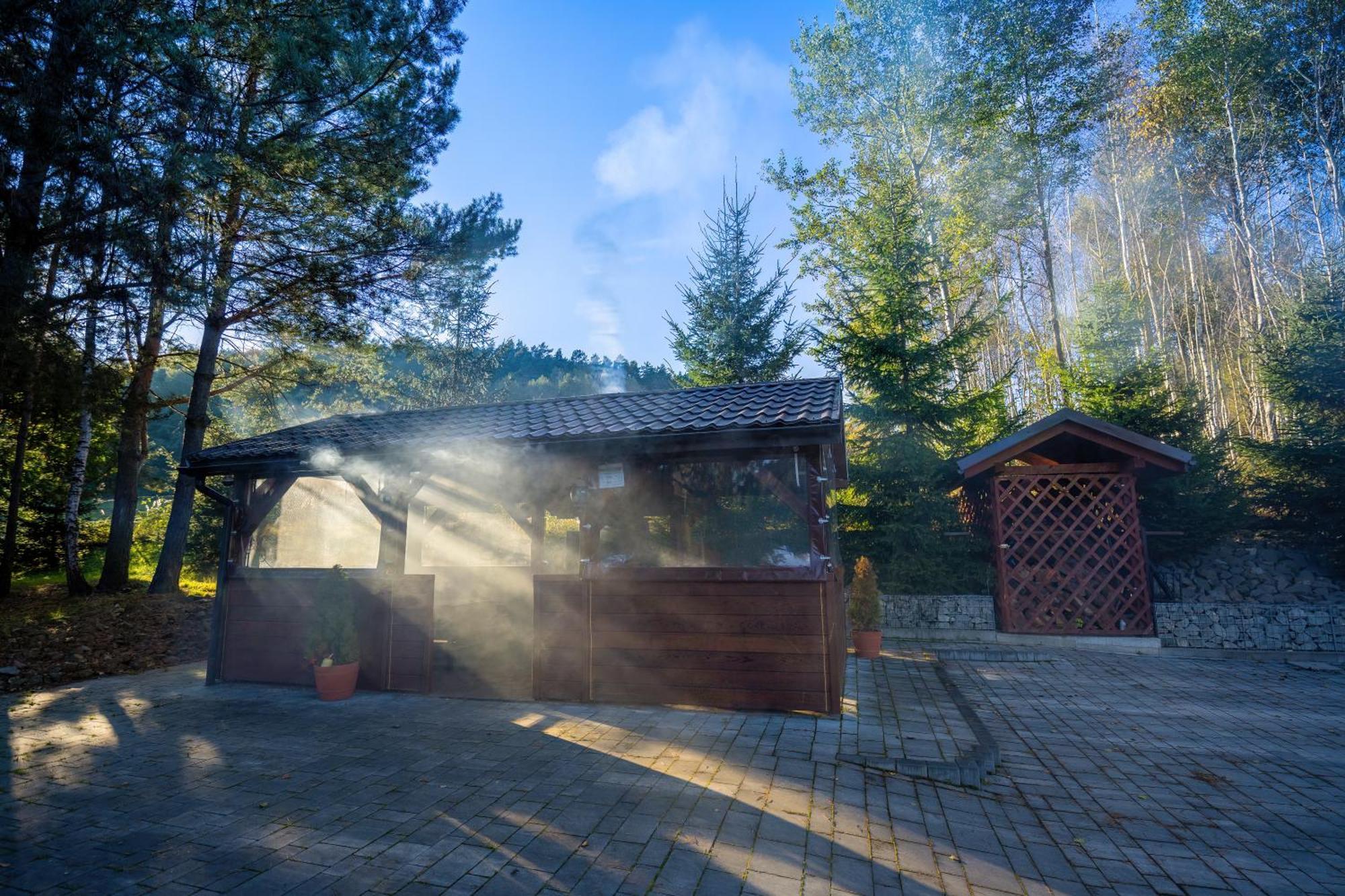 فندق Glamping Pod Gwiazdami Pietrusza Wola المظهر الخارجي الصورة