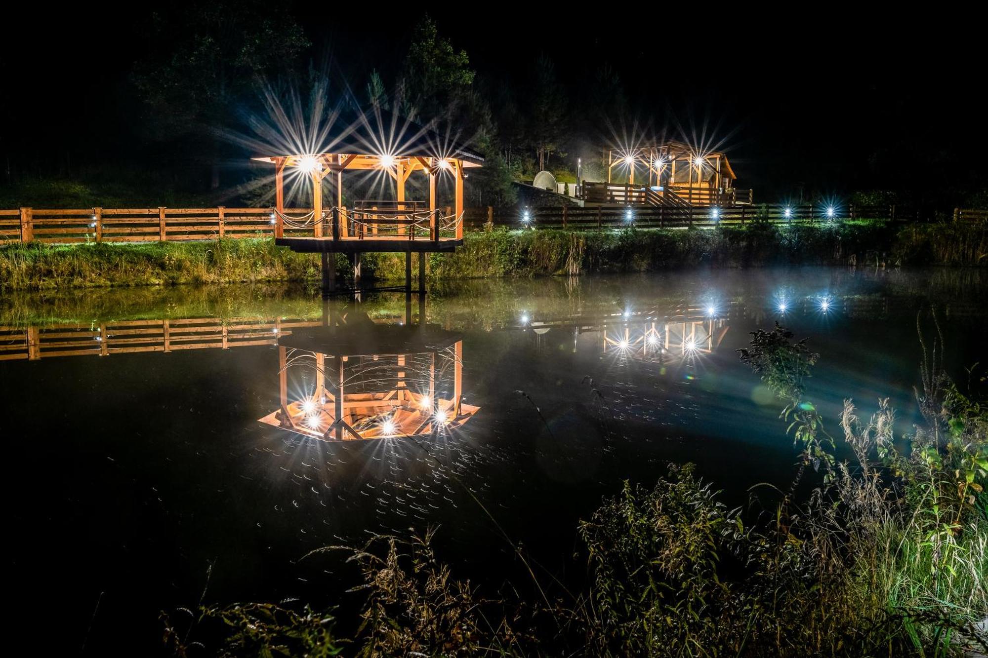 فندق Glamping Pod Gwiazdami Pietrusza Wola المظهر الخارجي الصورة