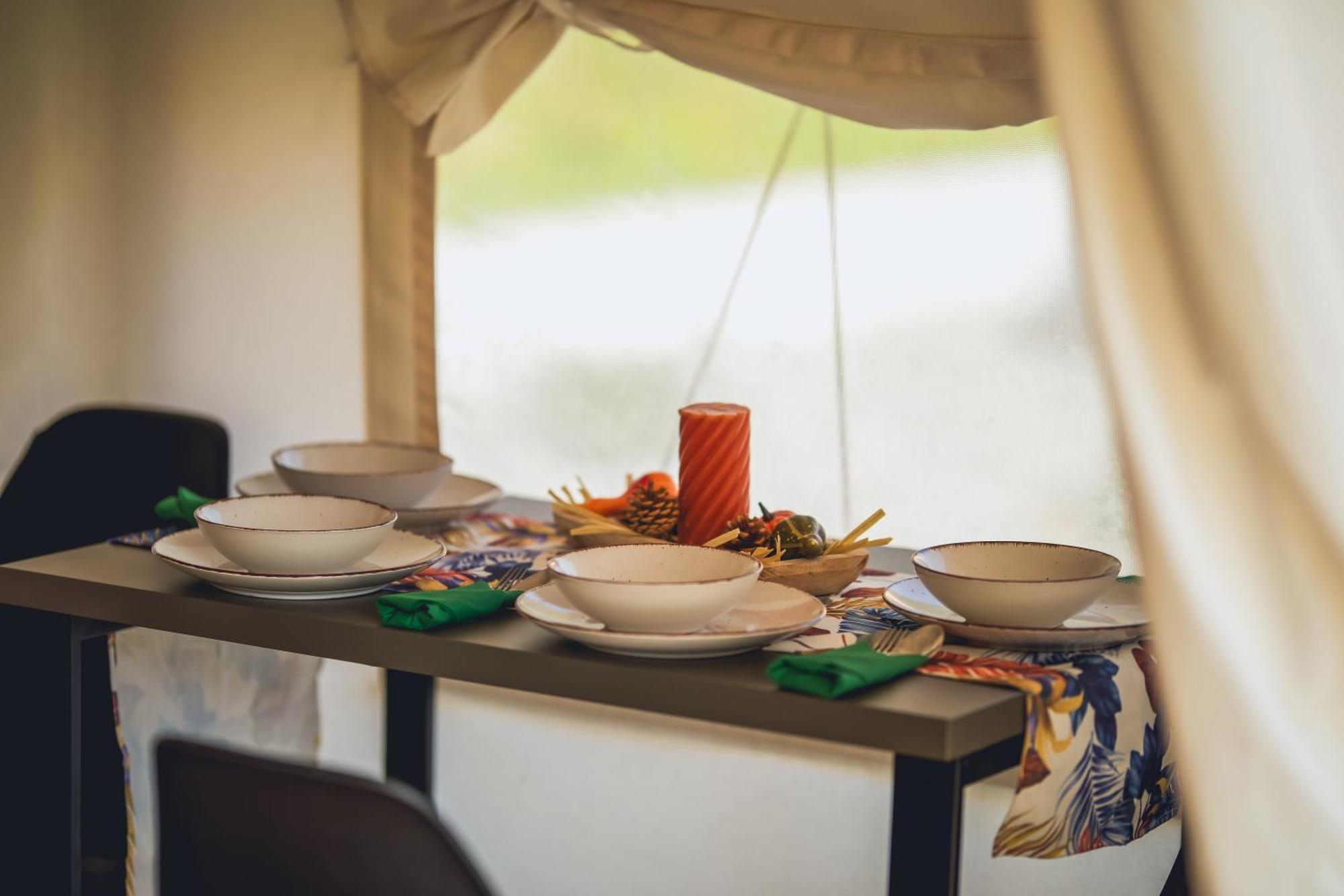 فندق Glamping Pod Gwiazdami Pietrusza Wola المظهر الخارجي الصورة